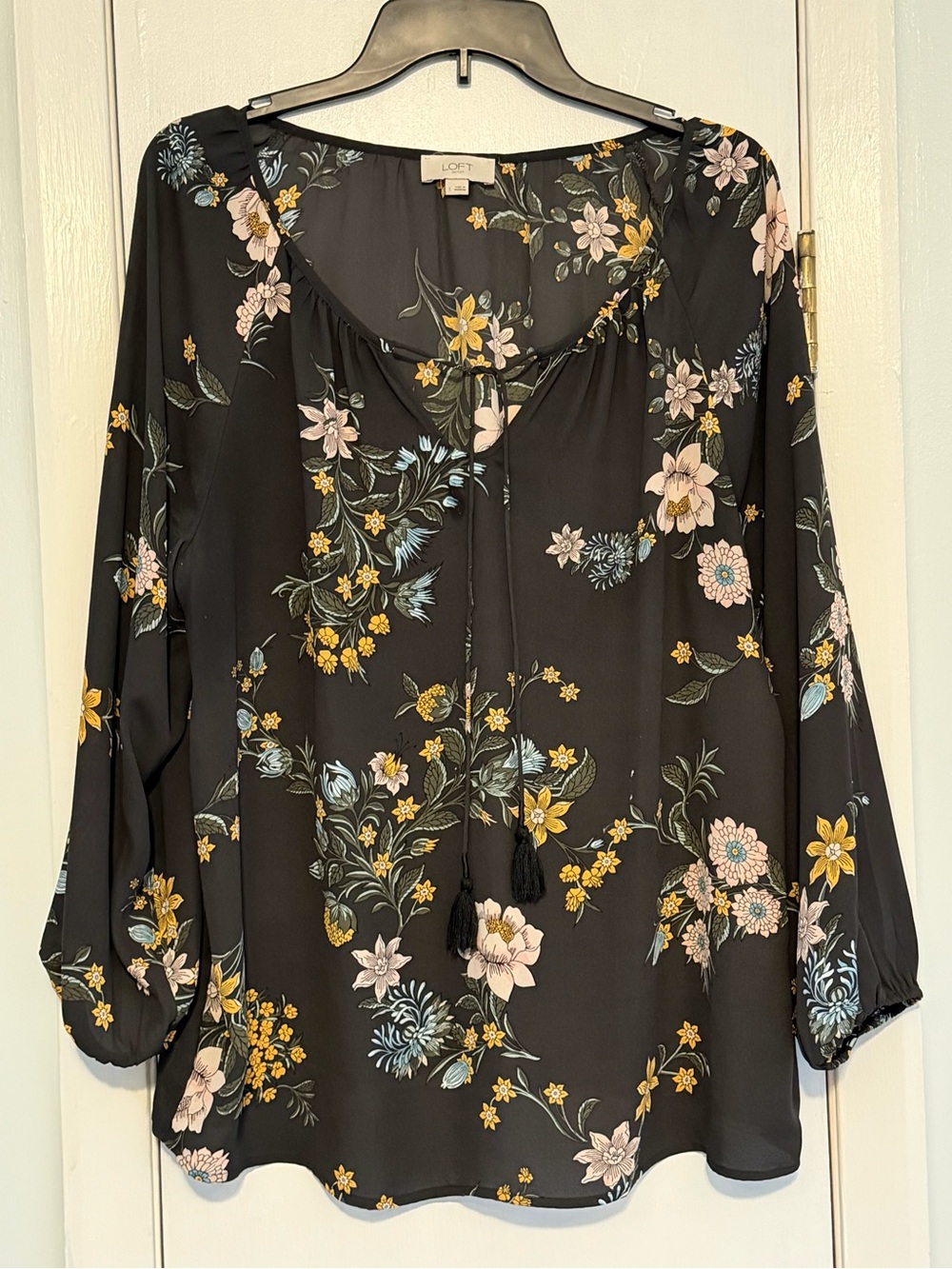 Loft Outlet Floral Peasant Blouse Medium Gray Tassel Split Neck Boho Cottagecore